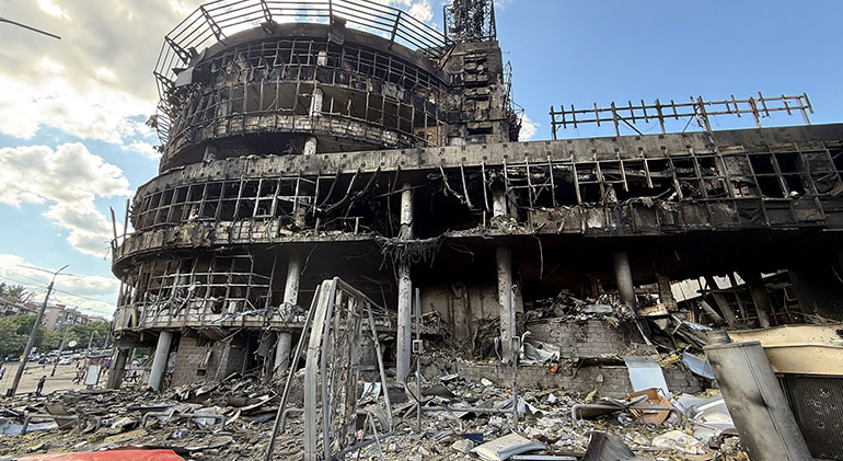 Shoppingcentret Kvardrat i ruiner efter en missilattack.